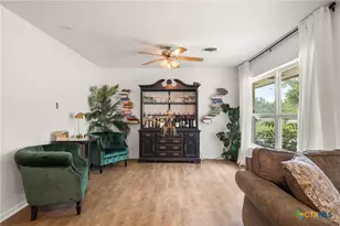 405 Downing St, Belton, TX 76513 - Photo 10