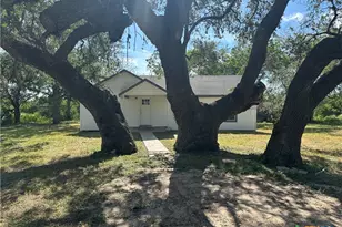 1515 Wright St, Goliad, TX 77963 - Photo 6