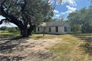1515 Wright St, Goliad, TX 77963 - Photo 2