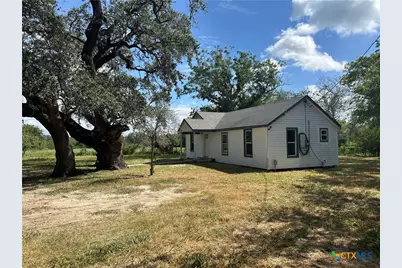 1515 Wright Street, Goliad, TX 77963 - Photo 4