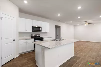 2881 Brogan Creek, New Braunfels, TX 78130 - Photo 6