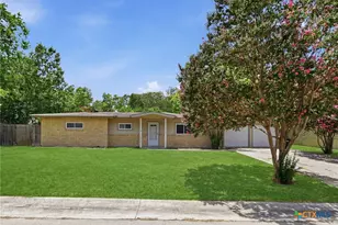 1032 S Mesquite Ave, New Braunfels, TX 78130 - Photo 2
