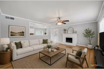 1032 S Mesquite Avenue, New Braunfels, TX 78130 - Photo 6