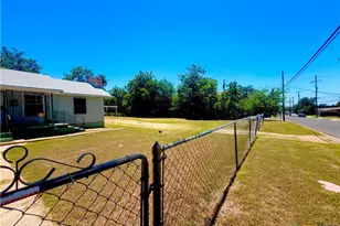 1208 N College St, Killeen, TX 76541 - Photo 2