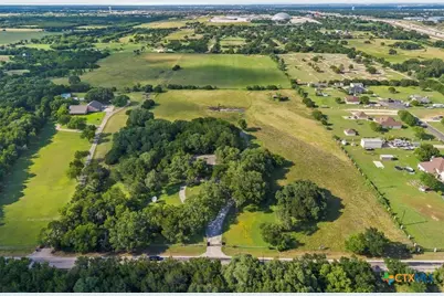 700 Shanklin Road, Belton, TX 76513 - Photo 2