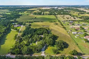 700 Shanklin Rd, Belton, TX 76513 - Photo 2
