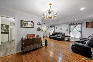 301 N 40th St, Waco, TX 76710 - Photo 6