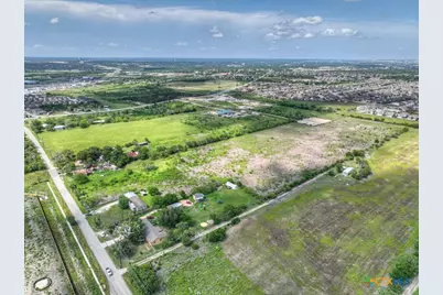 521 Ron Road, New Braunfels, TX 78124 - Photo 2