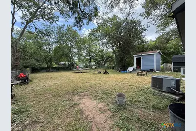 307 W Newman Street, Cuero, TX 77954 - Photo 16
