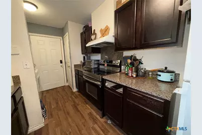 307 W Newman Street, Cuero, TX 77954 - Photo 8