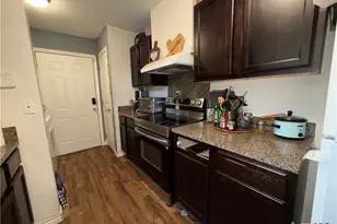 307 W Newman St, Cuero, TX 77954 - Photo 8