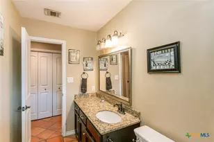 402 Chimney Rock Dr, Victoria, TX 77904 - Photo 24