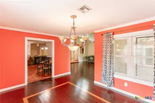 402 Chimney Rock Dr, Victoria, TX 77904 - Photo 8