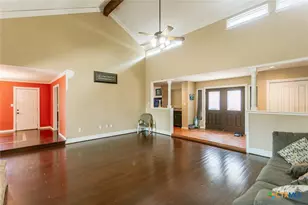 402 Chimney Rock Dr, Victoria, TX 77904 - Photo 4