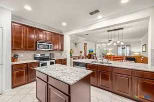 805 Madison Ave, New Braunfels, TX 78130 - Photo 4