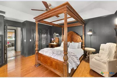 1102 N Avenue F, Elgin, TX 78621 - Photo 20