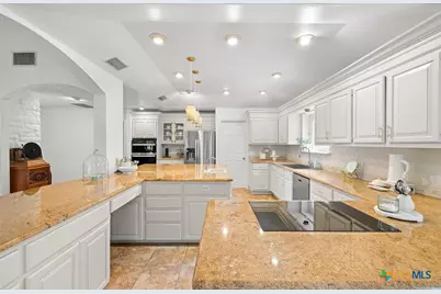 1102 N Avenue F, Elgin, TX 78621 - Photo 10