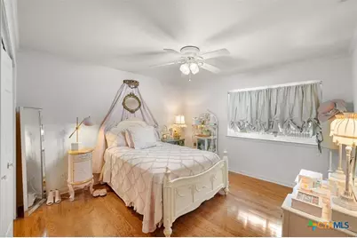 1102 N Avenue F, Elgin, TX 78621 - Photo 18