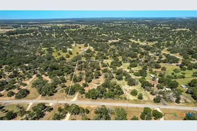 727 Eagle Creek Drive, Floresville, TX 78114 - Photo 6