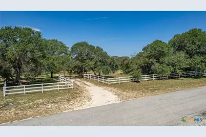 727 Eagle Creek Drive, Floresville, TX 78114 - Photo 12
