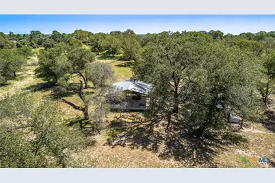 727 Eagle Creek Drive, Floresville, TX 78114 - Photo 10