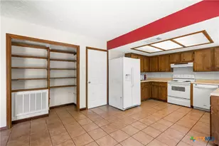 102 Chaparral St, San Marcos, TX 78666 - Photo 8