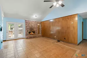 102 Chaparral St, San Marcos, TX 78666 - Photo 4