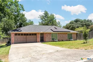 102 Chaparral St, San Marcos, TX 78666 - Photo 2