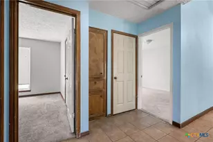 102 Chaparral St, San Marcos, TX 78666 - Photo 16