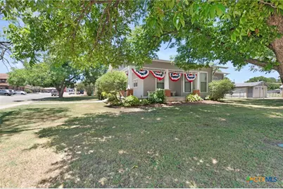 107 E 2nd Street, Lampasas, TX 76550 - Photo 2