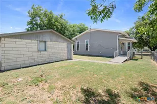 107 E 2nd St, Lampasas, TX 76550 - Photo 6