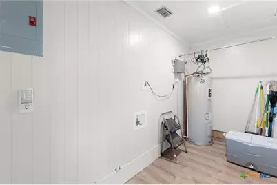 107 E 2nd Street, Lampasas, TX 76550 - Photo 24