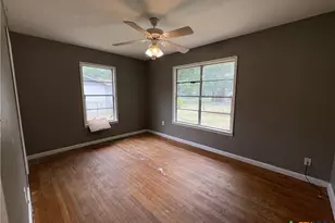 1203 N East St, Edna, TX 77957 - Photo 10
