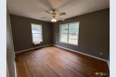 1203 N East Street, Edna, TX 77957 - Photo 10