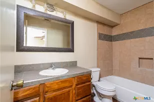 310 Pat Garrison St, San Marcos, TX 78666 - Photo 6