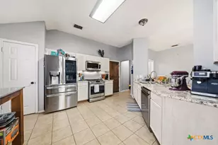 336 Raven Ridge, New Braunfels, TX 78130 - Photo 4