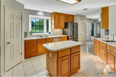 213 Wearden Drive, Victoria, TX 77904 - Photo 8