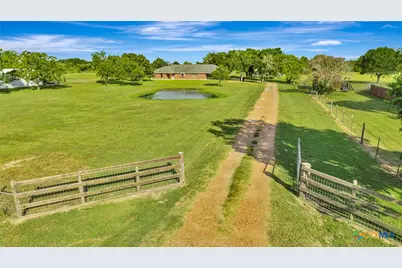 213 Wearden Drive, Victoria, TX 77904 - Photo 1