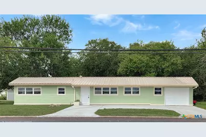 1021 N Virginia Street, Port Lavaca, TX 77979 - Photo 1