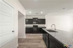 401 University Ave, Troy, TX 76579 - Photo 12