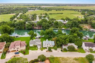 340 Rio Dr, New Braunfels, TX 78130 - Photo 1