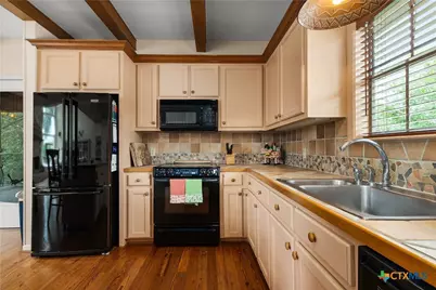 340 Rio Drive, New Braunfels, TX 78130 - Photo 14