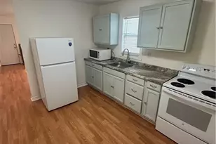 808 S Cameron St, Victoria, TX 77901 - Photo 4