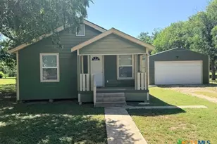 1906 Pecan St, San Marcos, TX 78666 - Photo 2