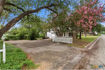 952 Bismark Street, Seguin, TX 78155 - Photo 38