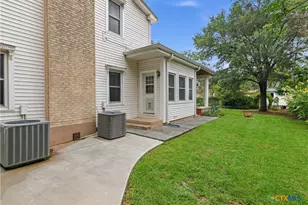 952 Bismark St, Seguin, TX 78155 - Photo 26