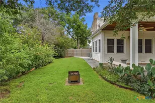 952 Bismark St, Seguin, TX 78155 - Photo 30