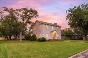 952 Bismark St, Seguin, TX 78155 - Photo 4