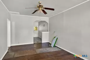 620 E 8th Ave, Belton, TX 76513 - Photo 6