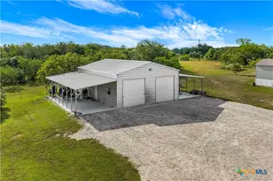 1455 Rainbow Rd, Cuero, TX 77954 - Photo 4